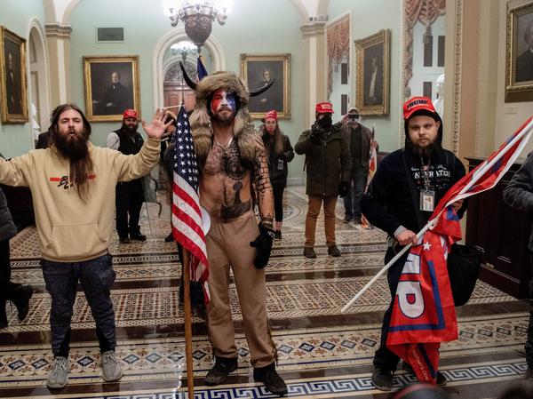 nhpr's tweet photo. Law Enforcement And Social Media Identifying U.S. Capitol Mob Members https://t.co/wpuHun5Xum https://t.co/jCJYnW815r