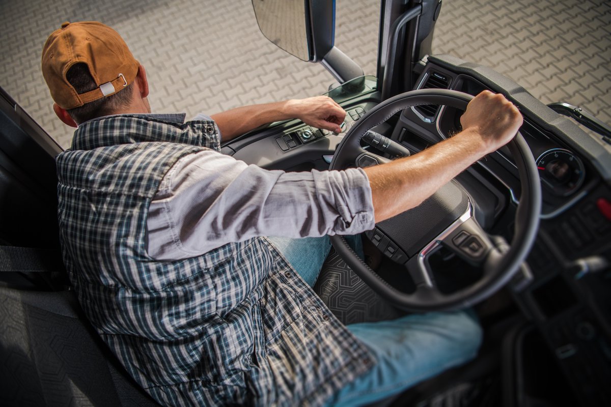 BigRigBanter's tweet photo. Have you used a #trucking simulator? How close is it to the real thing? Share your experience with us in the comments below!

https://t.co/r2zTMPoZUJ

#truck #trucks #automatedtrucking #truckingtechnology #truckdrivers #truckdriver #truckdrivingjobs #studentdrivers #CDLtraining https://t.co/bRKDK9b4oO