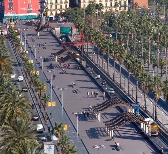 efemarq's tweet image. Aquestes cinc #estructures esquelètiques que hi ha al #Moll de la Fusta originalment eren #guinguetes que acollien diferents establiments d'oci. Durant uns deu anys hi hagué bars, #restaurants i, fins i tot i cap al final, una de les guinguetes arribà a acollir una discoteca.