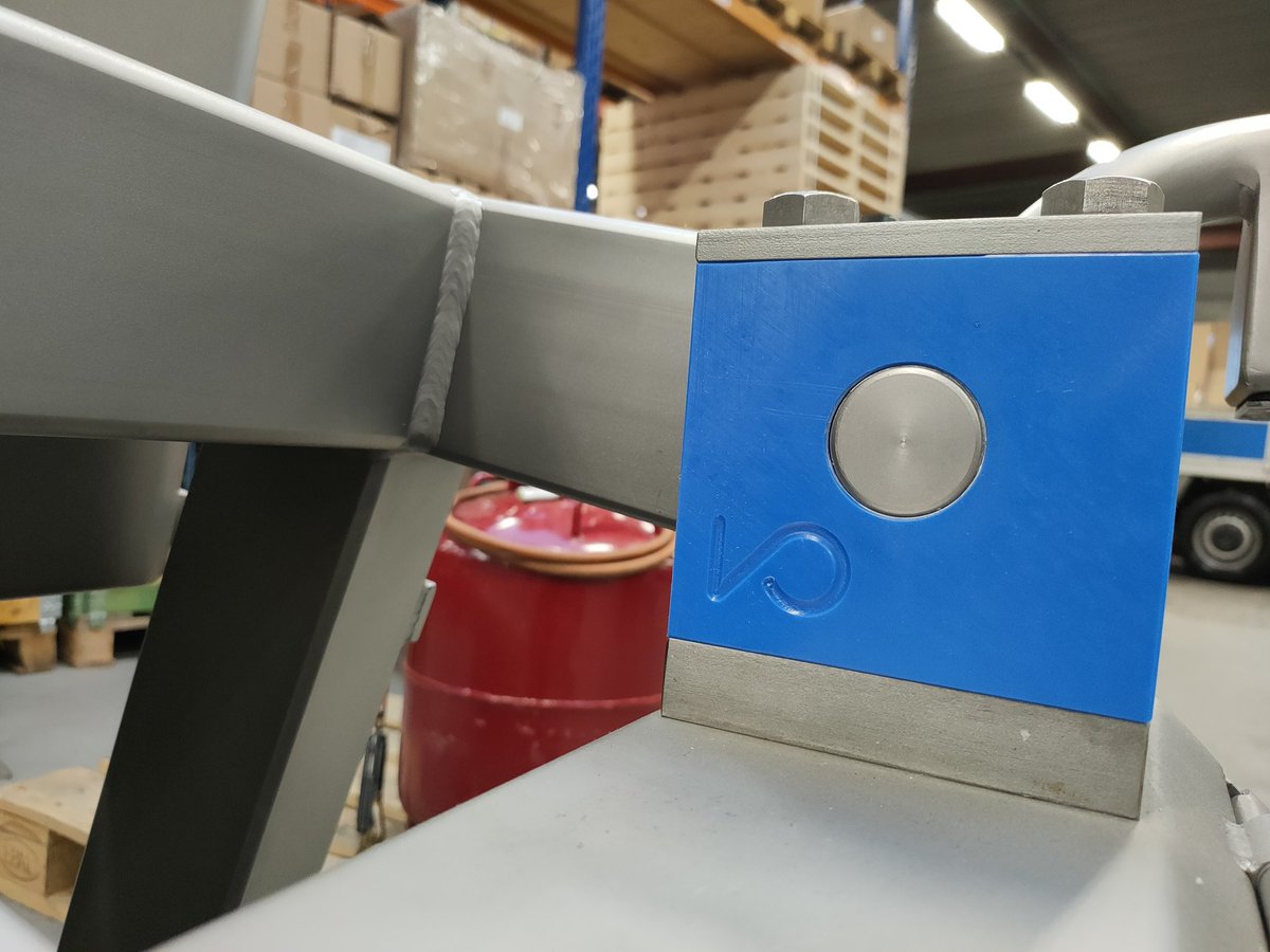 Did you know,
That all Backsavers are created and produced by the Dutch company Van Oirschot Roestvrijstaal? 
If you take a closer look at your Backsaver, you can see that the Van Oirschot logo is graded in here!
BACKSAVER.NL