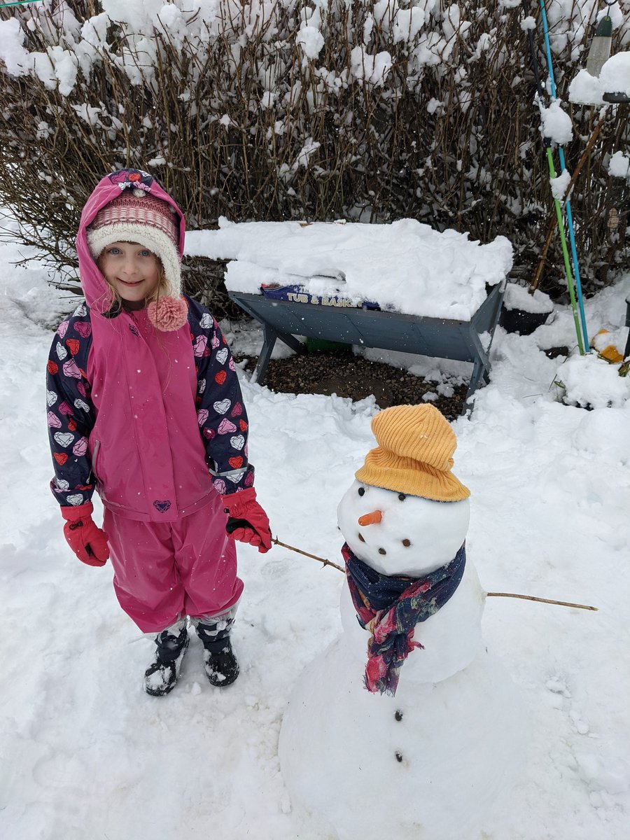 Pratts_r_us's tweet photo. @CoxhoePrimary A &amp; F have certainly had fun in the snow this afternoon! We measured over 8 inches had fallen in the garden. We now have 2 new family members it would seem! https://t.co/s00XBa9ELU