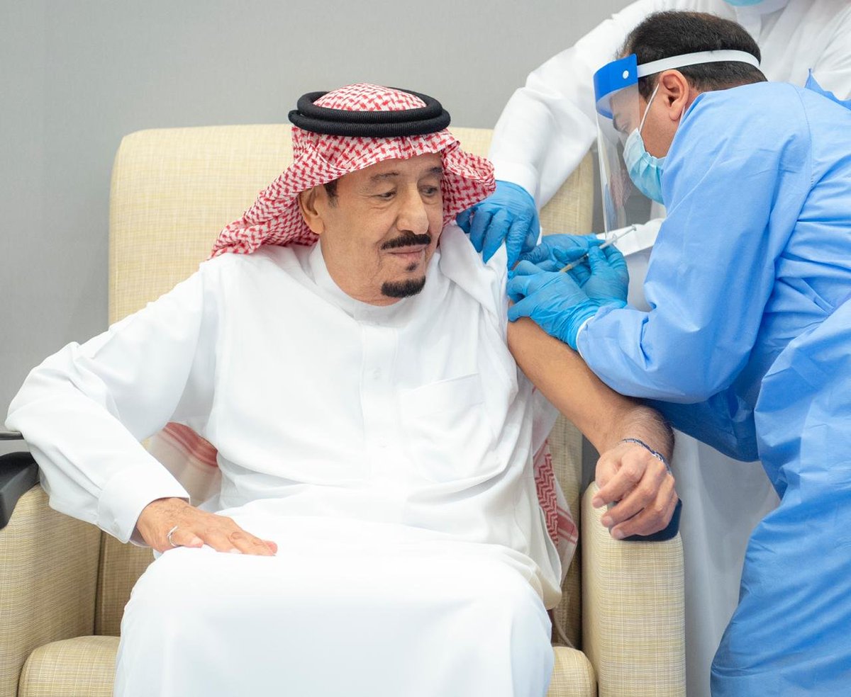 #خادم_الحرمين_الشريفين - حفظه الله - يتلقى الجرعة الأولى من لقاح كورونا ( كوفيد - 19 ).
spa.gov.sa/2177218
#واس