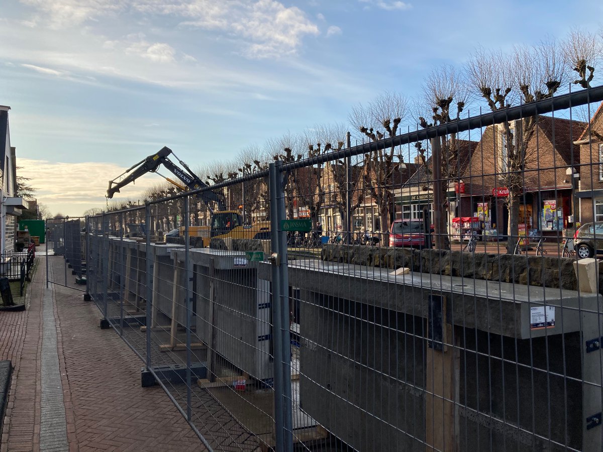 Work in progress. Vervanging kademuren Luts #Balk