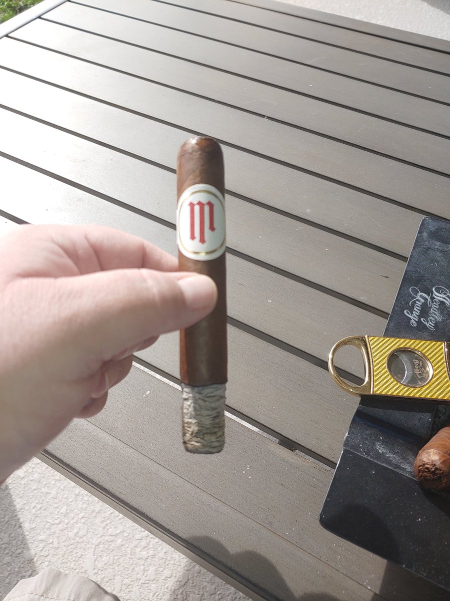 Stogiebink's tweet photo. #PerfectBurn #MilDias
@TheCrownedHeads
@MigSch1980
Thanks for the sample! https://t.co/LNtMfe8HiD