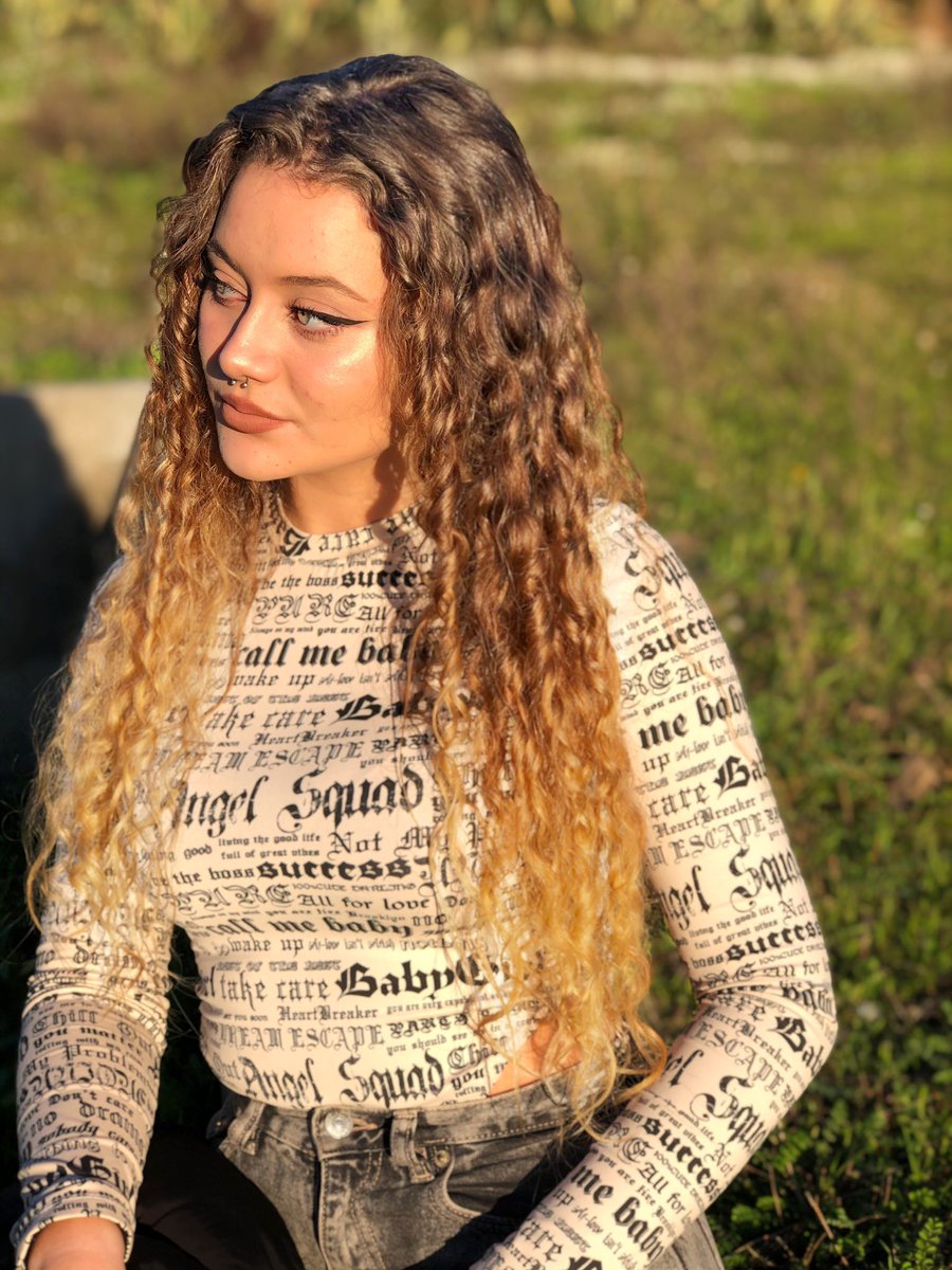 carolllinss's tweet photo. ☀️ 🌑 https://t.co/4BYMbVXVhi