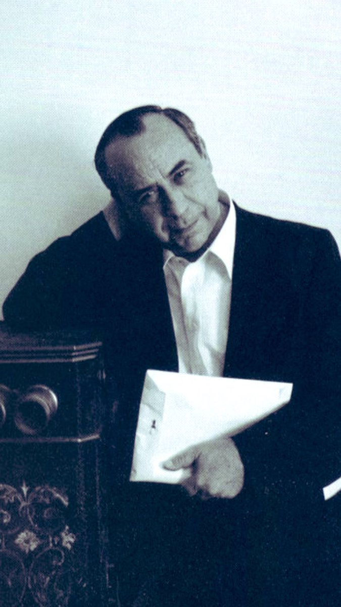 L’umanità si divide in 5 categorie: Uomini, mezz'uomini, ominicchi, pigliainculo e quaquaraquà.

Viviamo tempi in cui questi ultimi abbondano... anzi esondano 

Ricordando Leonardo Sciascia, oggi, nel centesimo anniversario della nascita. #LeonardoSciascia