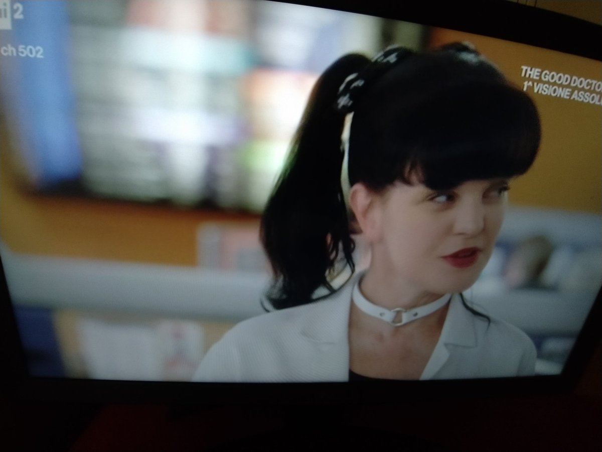 ErisxJune's tweet photo. Io adoro Abby😂
Lei che shippa Ellie e Gibbs
Confesso: ci ho fatto un pensierino,anche se sono una #Kibbs shipper❤️
#NCIS https://t.co/BlFzeKJzI2