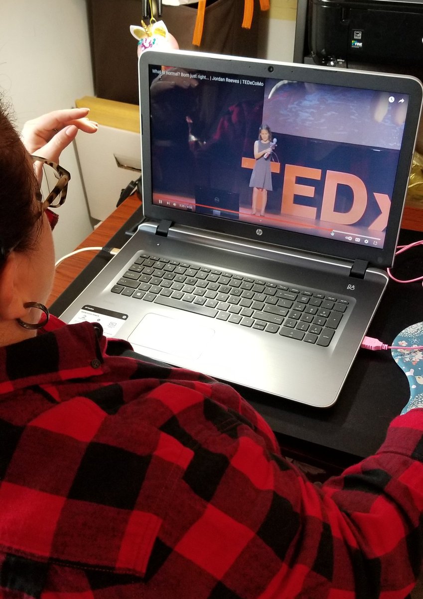 FDStahl's tweet photo. Bringing the joy today! Ss learned abt @jordanjustright and her mission to make the world a more inclusive place. 💜🦄 #bornjustright #ELArock #ScholasticScope @_KELewis @Rumsonbulldawgs https://t.co/kgaQCkZ4ZZ