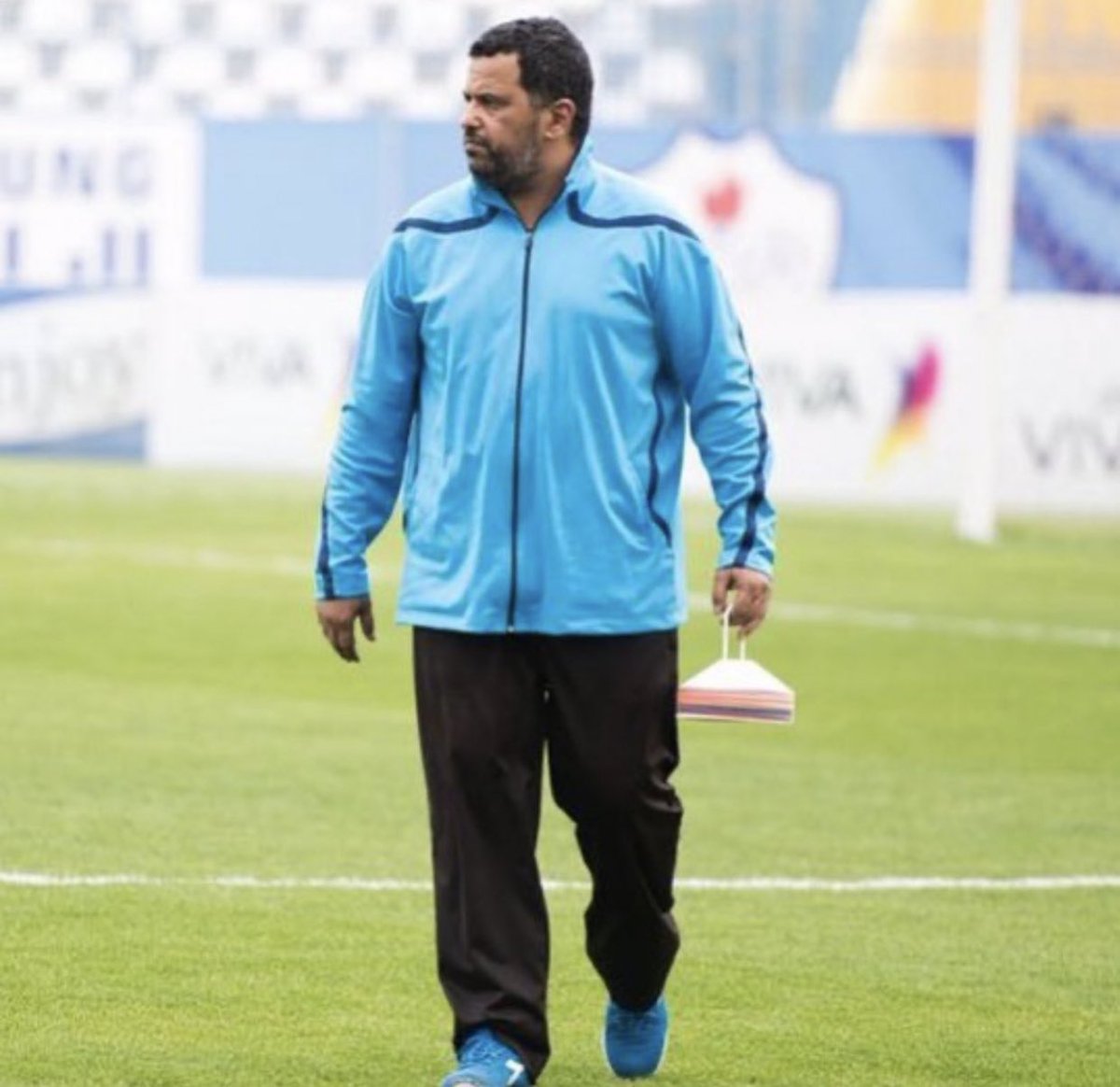 ببالغ الحزن والأسى ننعى زميلنا الحكم والمدرب الوطني الدكتور حسن المجمد ،، اللهم اغفر له وارحمه برحمتك الواسعه 🙌