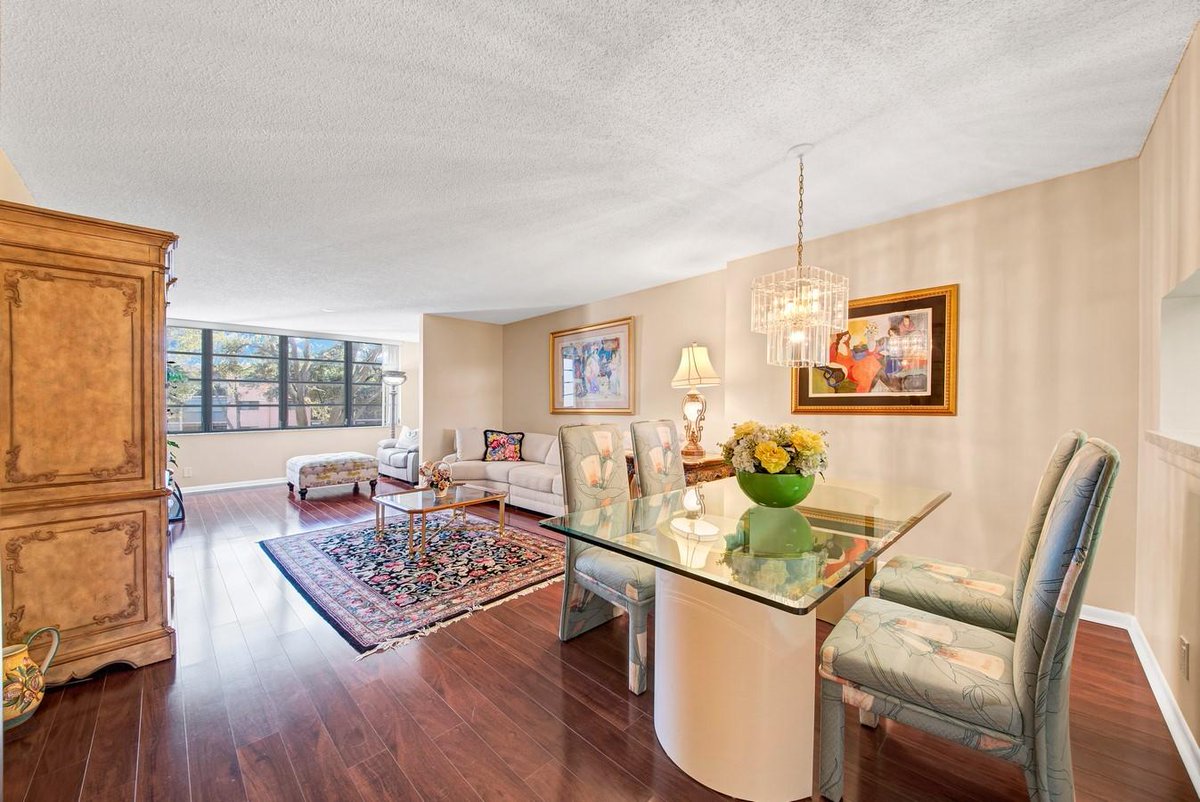 benarce's tweet photo. This 2 BED home won't last long! Ping me for details or a showing. #realestate  https://t.co/jMtlMOSAEK https://t.co/YixmzecwbP