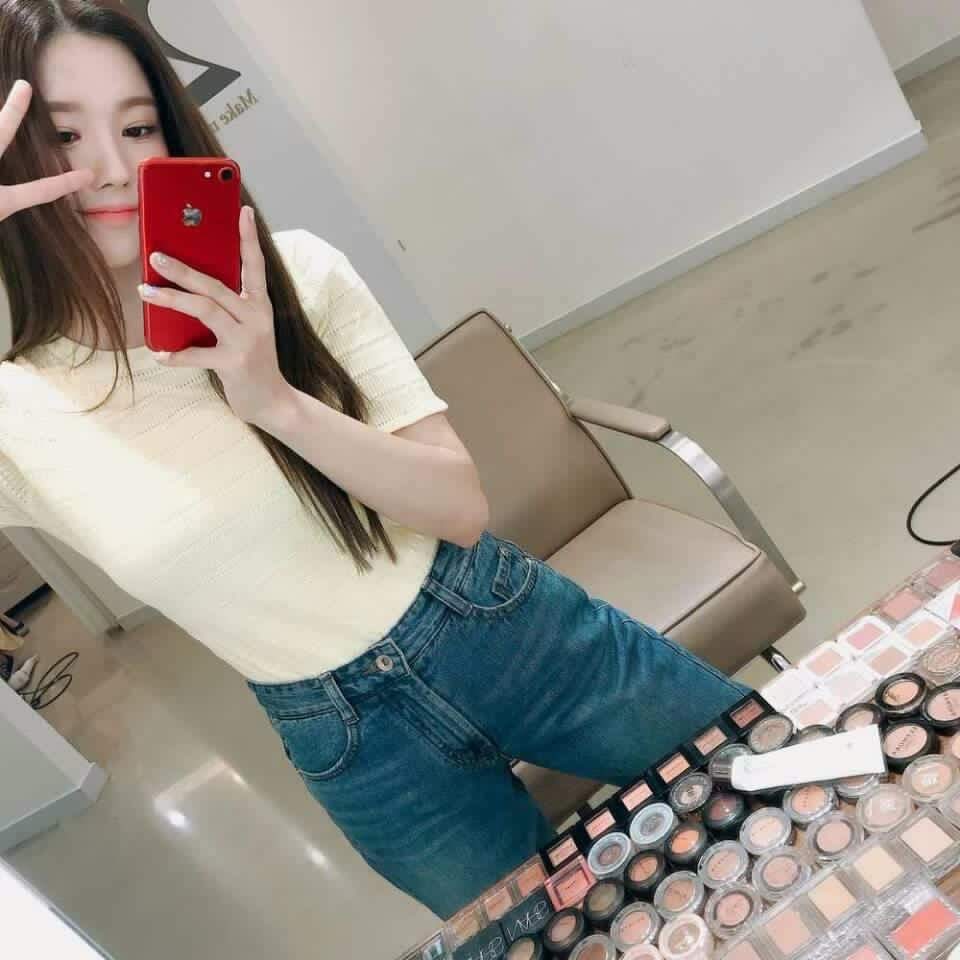 eunbithinks's tweet photo. eunbi mirror selcas hits different https://t.co/Iq0pCuEMcK