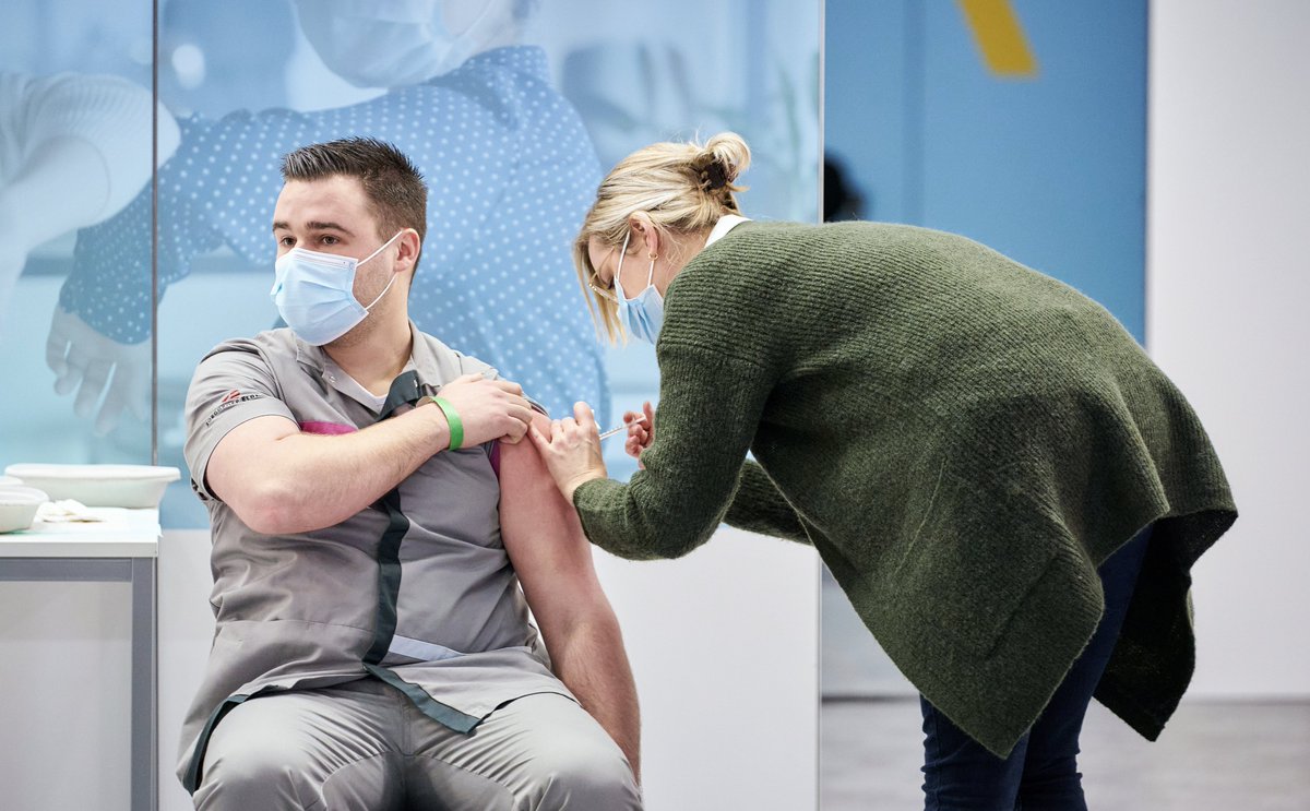 #Vaccinatie
De stand van zaken op 8 januari:
➡️ 27.000 zorgmedewerkers gevaccineerd 
➡️ 314.000 afspraken ingepland voor 157.000 mensen
➡️ alle 🇳🇱 vaccins nu in een bovenarm of in de planning
➡️ nóg meer Biontech - Pfizer
➡️ en Astra Zeneca in zicht
#werkinuitvoering 💉🦠
