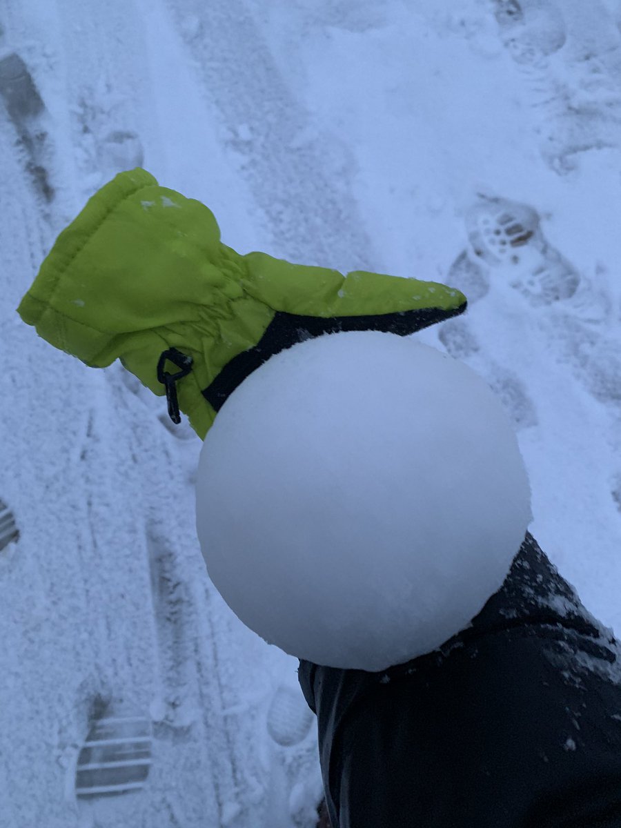 beiichuu_16's tweet photo. HE HECHO UNA BOLA PERFECTA https://t.co/06Rh4hzdH5