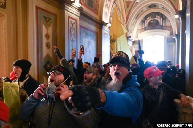 The crisis-actors: some well known like Iced Earth guitarist Jon Schaffer, the‘viking’ rioter Jake Angeli and Richard “Bigo” Barnett.