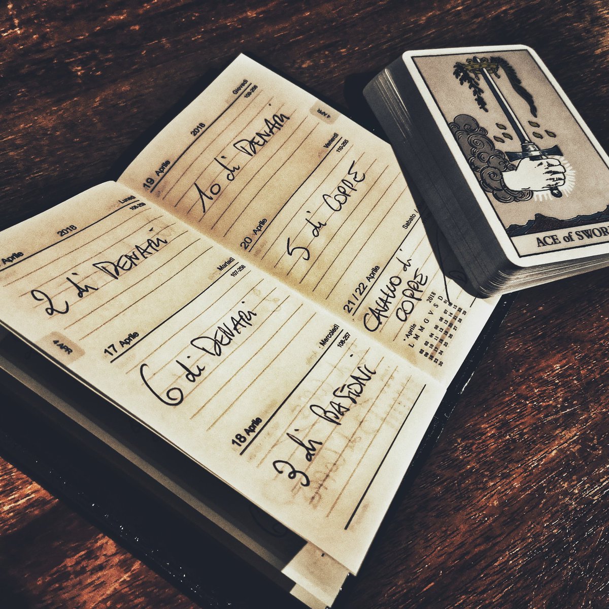MatteoFilippi14's tweet photo. Nelle oltre quattro ore del workshop Tarot Magic, Matteo vi spiega la sua versione del famoso 'diary trick' fatto con i tarocchi!
Oltre ad altre routine, tecniche, approcci, reading e altro ancora!
Prenota subito il tuo posto! https://t.co/u91QpslU68 https://t.co/0ORq3E5vIF