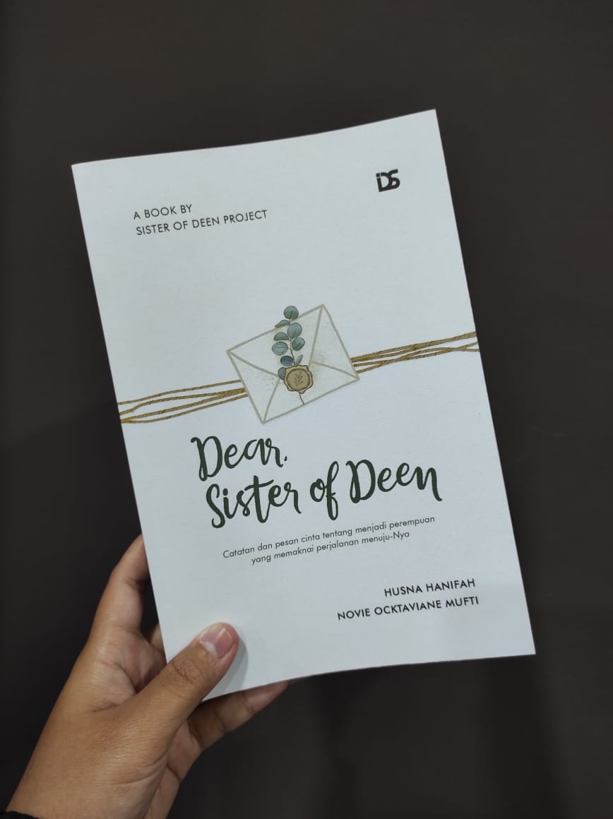 una_ha2's tweet photo. Ga bisa nyembunyiin excitednya aku waktu pertama kali liat dummy buku Dear, Sister of Deen. Huhu gemes banget, langsung jatuh cinta! 😭❤ https://t.co/WJPY0OZIxe