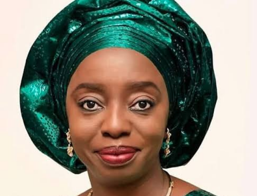 thecableng's tweet photo. [OPINION BY TUNDE OPESEITAN] Ibijoke Sanwo-Olu: Celebrating a caring mother at 54 | TheCable https://t.co/RyhknZMNnw https://t.co/WaLDz0b4dH