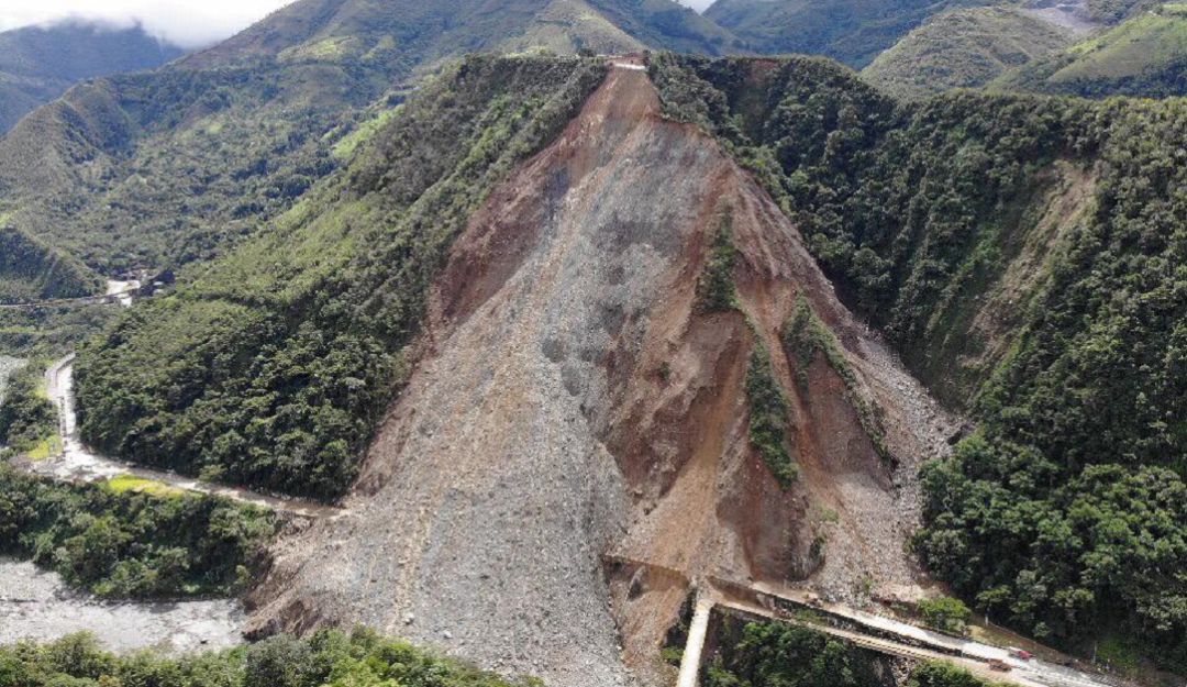Cotelco_Meta's tweet photo. #peajesceropor que si la vía se cae lo más coherente sería buscar recuperar la economía y no seguirla acribillado. https://t.co/2GbKmnMuz7