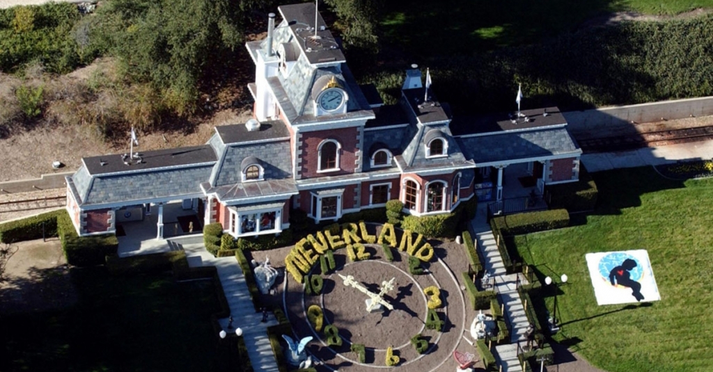 RickADunn1's tweet photo. Michael Jackson's infamous Neverland Ranch sells for $22M https://t.co/SDYVzsFCmP https://t.co/WFbYpgbLd4