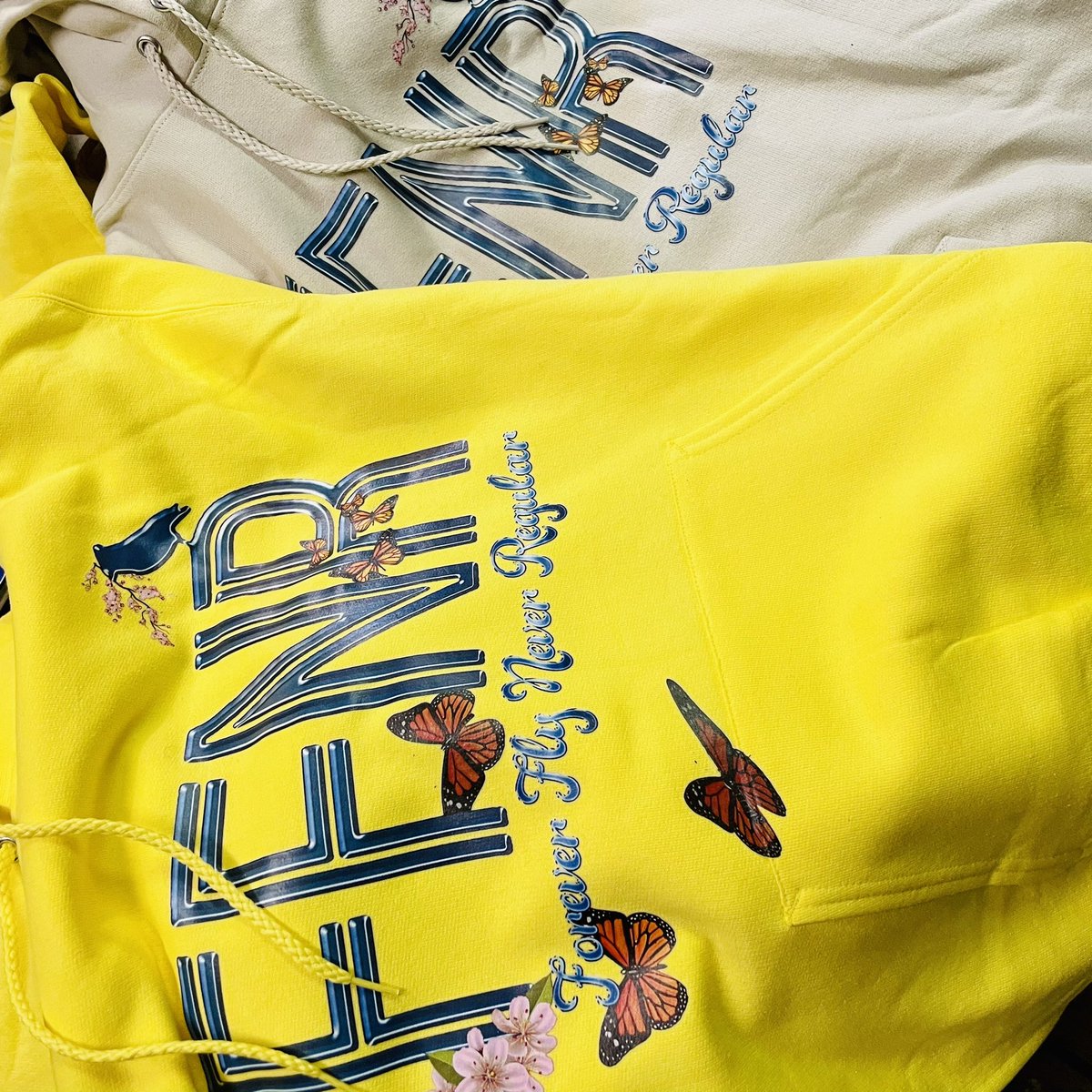 YamoSzn's tweet photo. “Give me my flowers while I’m here....I could be gone tomorrow” 🌺🦋
STONE &amp; YELLOW HOODIES AVAILABLE NOW! | LINK IN BIO| Local meetups. DM
#FFNRszn
#2021personalfffn https://t.co/l8wLr4s0Dx