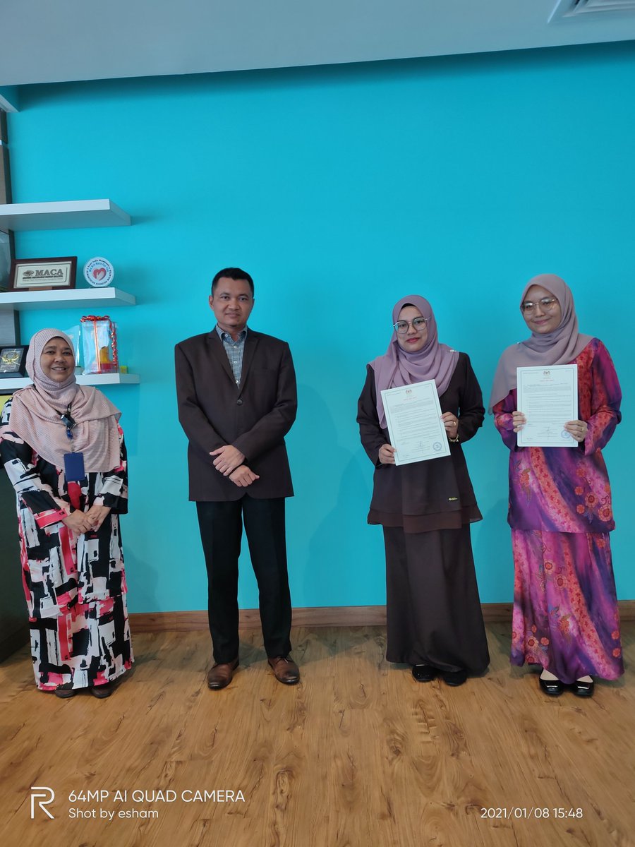 Sesi tandatangan Aku Janji bagi pegawai baru.

2 org Pembantu Tadbir (Kewangan) yang menggantikan pegawai yang bertukar.

Semoga prestasi kewangan menjadi lebih cemerlang. In sha Allah.

<a href="/MOWorks/">でやんす</a> 
<a href="/JKRMalaysia/">JKR Malaysia</a> 
<a href="/JKR_CKM/">JKR CAW. KEJ. MEKANIKAL</a>