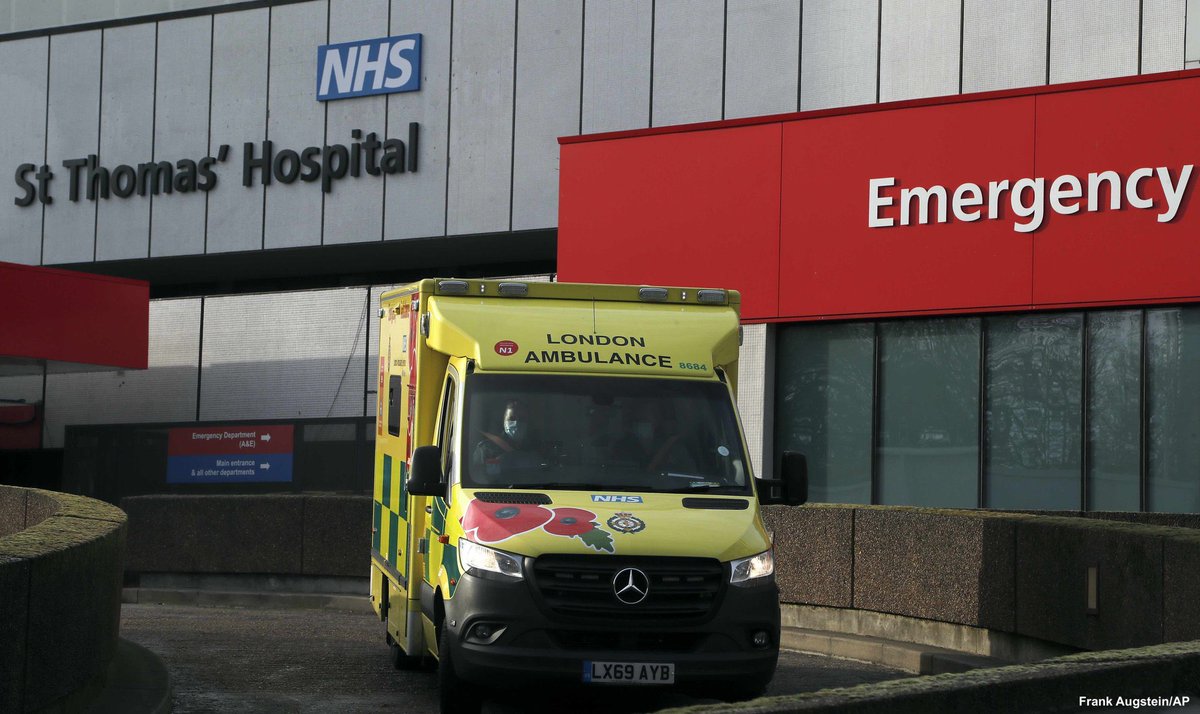 NHSMillion's tweet image. 1 in 30 people in London now have COVID. NHS staff were shouting from the rooftops that Christmas could risk thousands of lives. Now they are working themselves into the ground trying to stop our capital from being overwhelmed. Please RT and follow us if you stand with NHS staff.