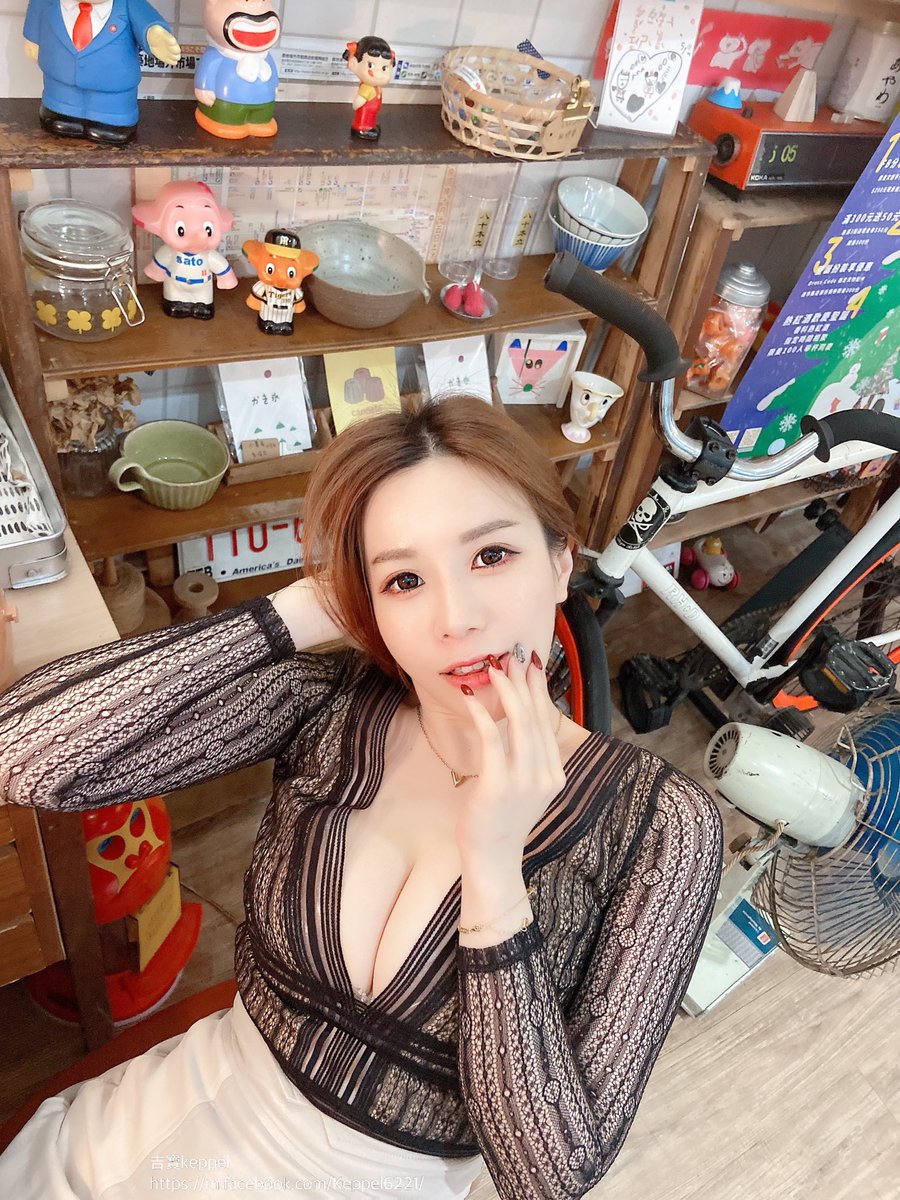 左還是右哪一個好～
-

#作品撮り #攝影 #人像 #裏アカ女子 
#photography #photooftheday #photo 
#photographer  #love #instagood #model #smile #cute #girl #iphone11 #keppel https://t.co/nvr5LszLTk