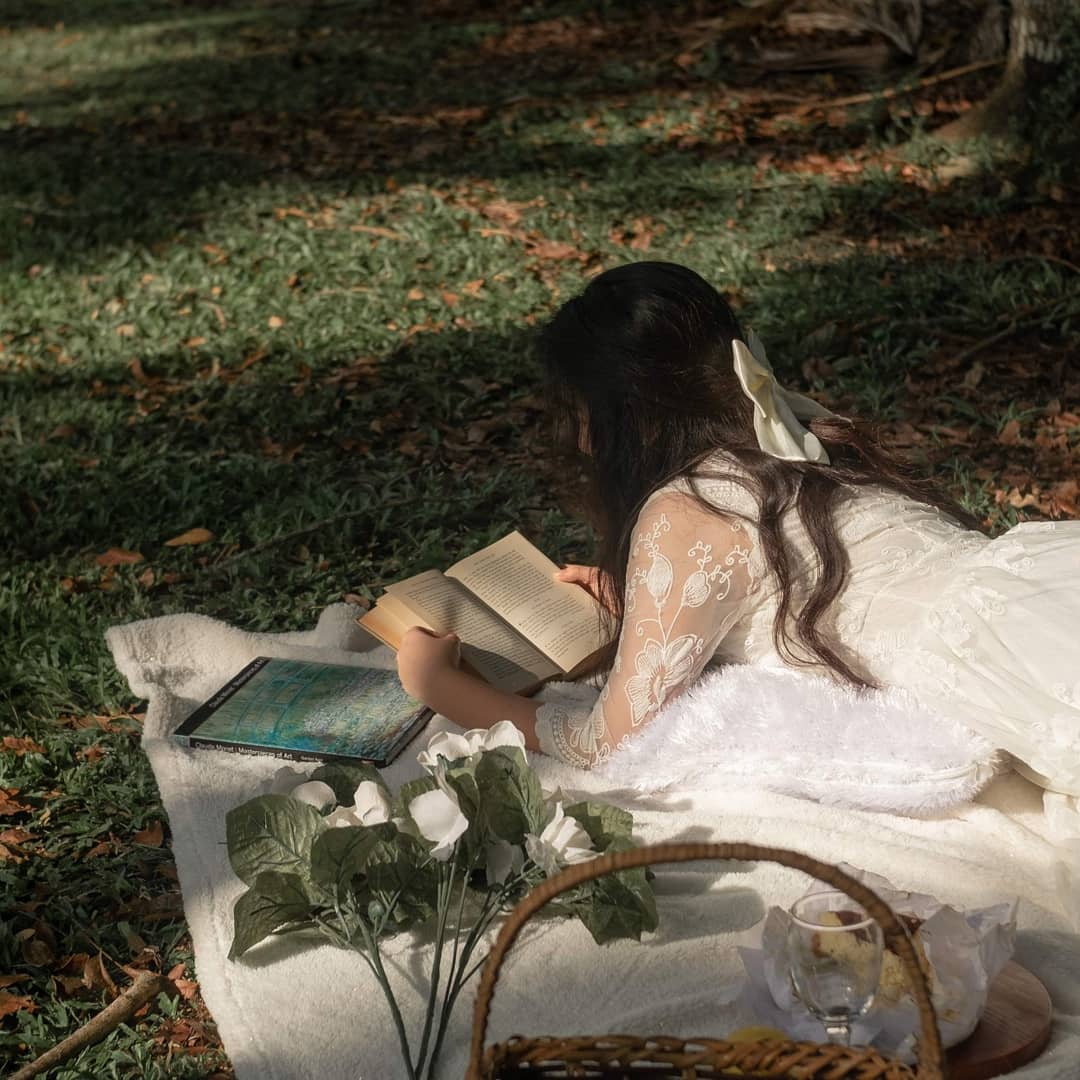 shai064's tweet photo. lost fairy in the woods 🍂🦋 https://t.co/CeIeF4sevO