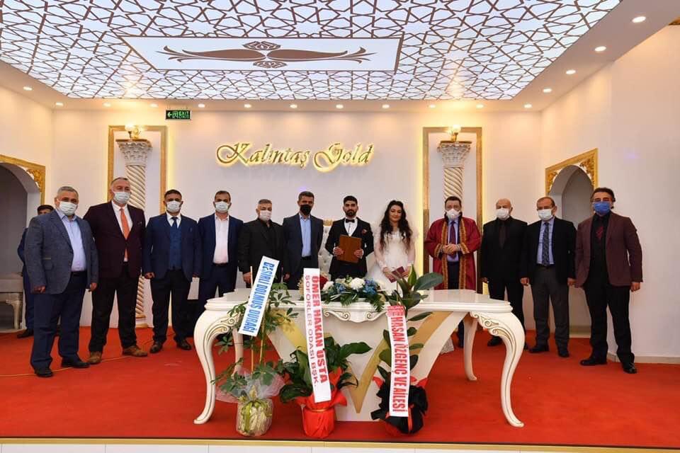 İlayda Sarıalioğlu ile Emirhan Kılıç çiftimizin nikah merasimlerini gerçekleştirdik. Çiftimize bir ömür boyu aile saadeti diliyorum.