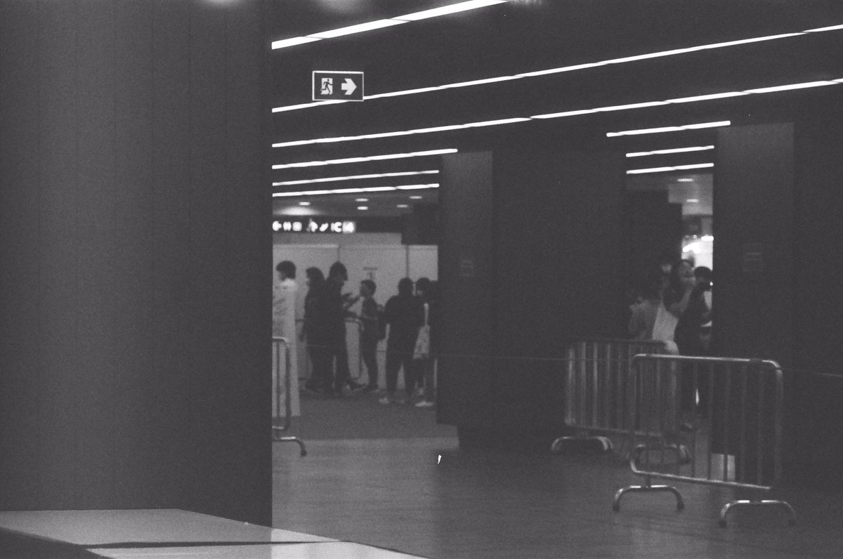 CJPJNxxx's tweet photo. งานจับมือบีเอนเคที่โฟกัสอะไรก็ไม่รู้
📷 : Canon FX
🎞️ : Fomapan400
📍 : MBK
#cjfilm https://t.co/ADPCu5Ym7c
