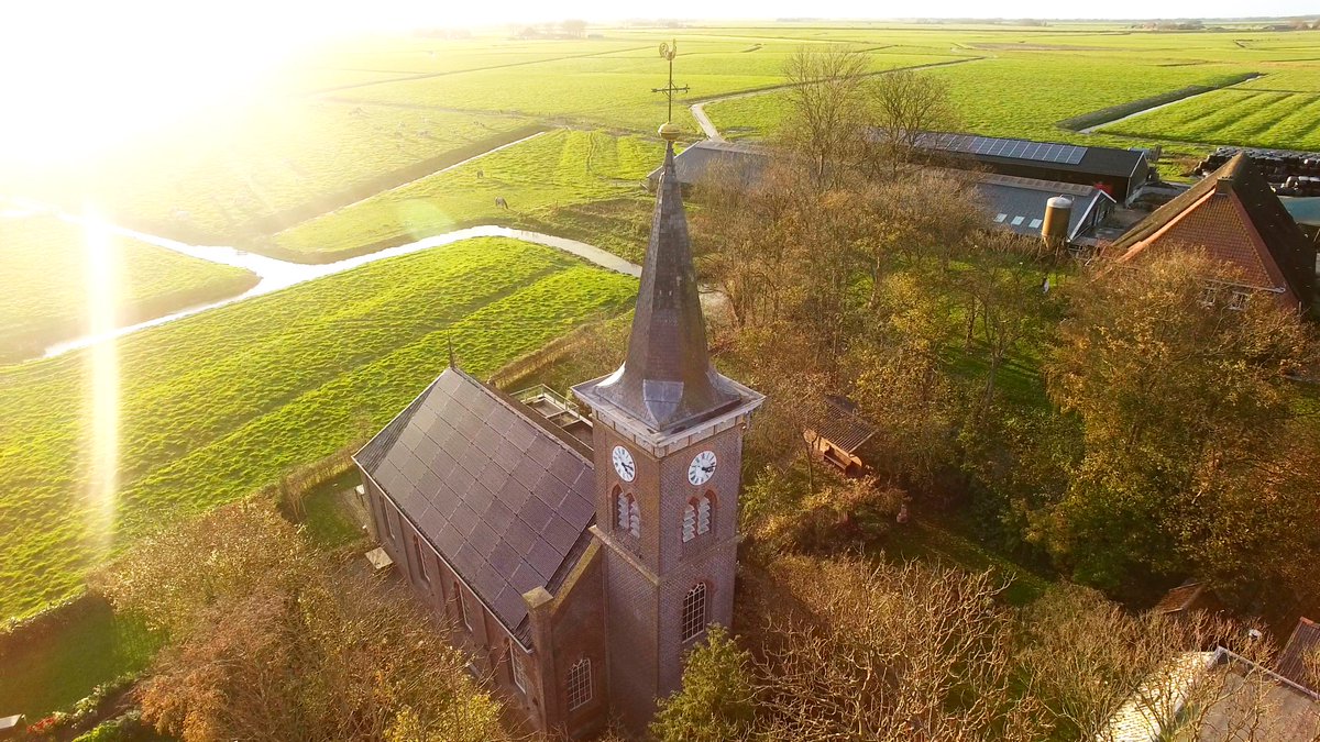 ieversinfryslan's tweet photo. #Thuiswerken? #Kinderen #onderwijs #online? Dat kan ook in ons vakantiekerkje.
Wij bieden een groot én mooi #vakantiehuis tegen een scherpe prijs. 
https://t.co/N3SVtzCPYc https://t.co/0dcKvG1vMj