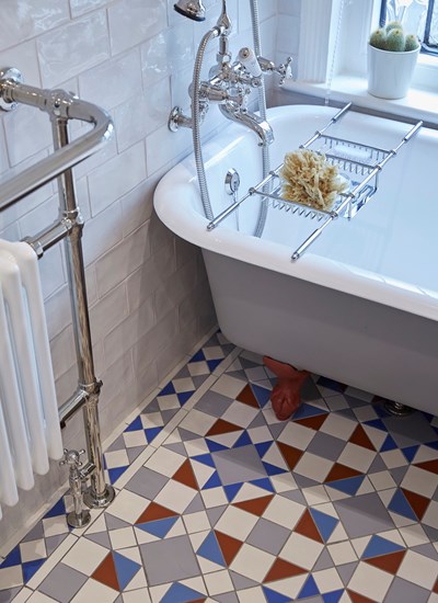 The_Tile_Box's tweet photo. Tell us which one is your favourite: image no.1 or image no.2 ? 🤗 

#timelessclassic #timelessbathroom #bathroomdesign #bathroominterior #bathroomstyle #bathroontiles #tilingideas #walltiles #floortiles #victoriantiles #traditional #classic #decorative @OriginalStyleUK https://t.co/sLNTFyILkN