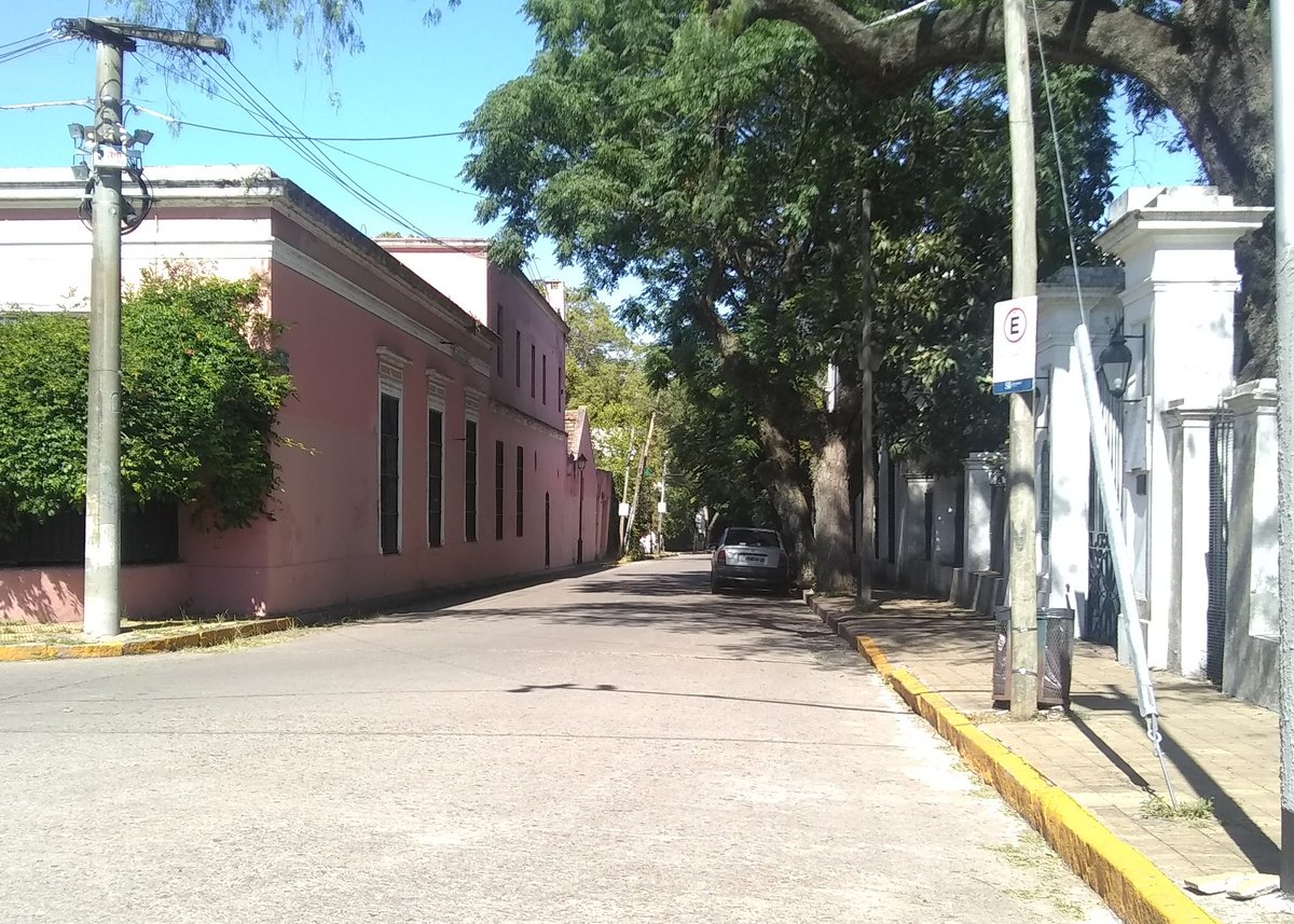 maru_roo20's tweet photo. Chiquis estuve en el lugar donde por unos breves minutos fuimos felices hasta que un auto nos arrebató esa felicidad 🙃🙃🙃 https://t.co/ymVHfyoJyz