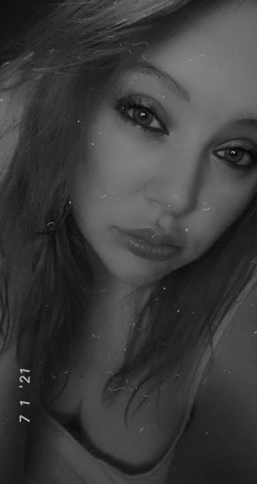 Mzz 🚫nly18+⚠️'s pics and videos - ErOI5t9XUAI2AnV jpg:small