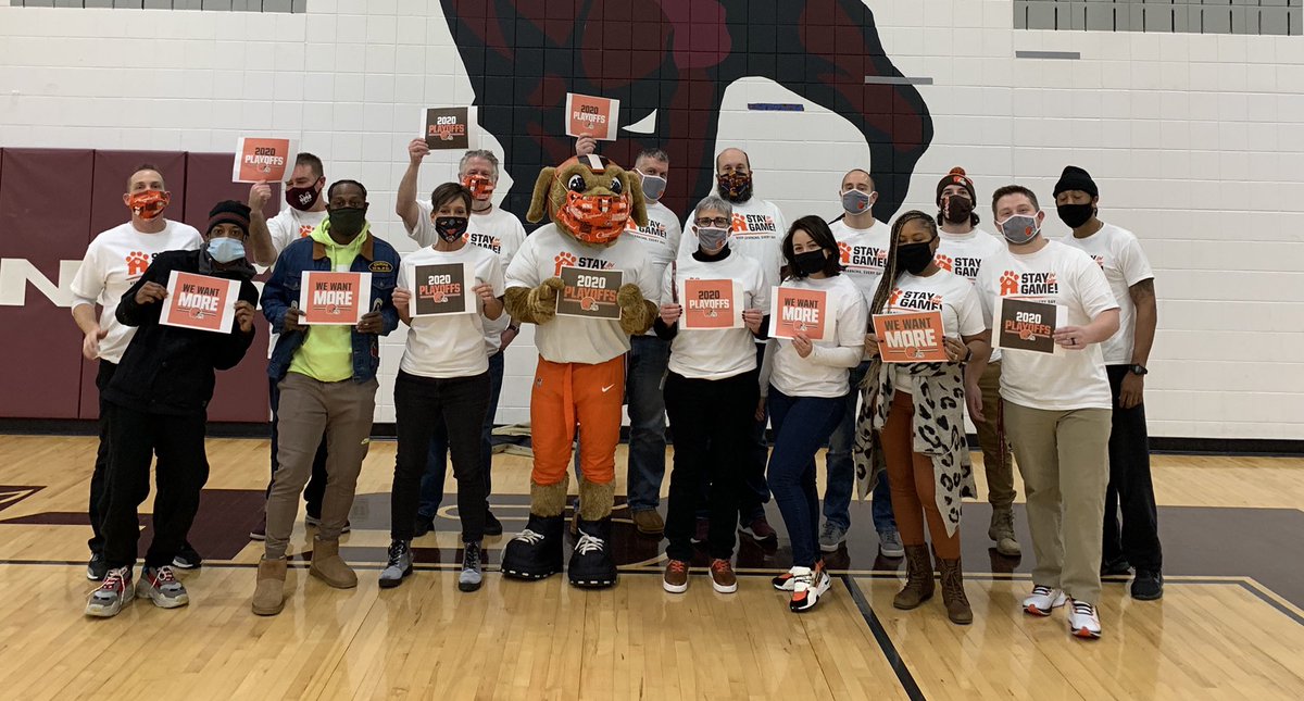 Chomps visited MHHS today & some virtual classes! #stayinthegame #GoBrowns #playoffs #maplepride @MHHSpriceStangs @Browns @get2school @superckeenan @JaroscakSusan