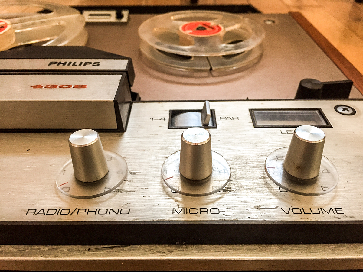 museumsound's tweet photo. This beautiful specimen is another item from the personal collection of Capt. K.G. 'Jimmy' James, a WW2 veteran whose #WireRecorder we received on New Years Eve!
The Philips N4308 is a 4-track mono system originally released in 1968. https://t.co/yVCVqFEyBl