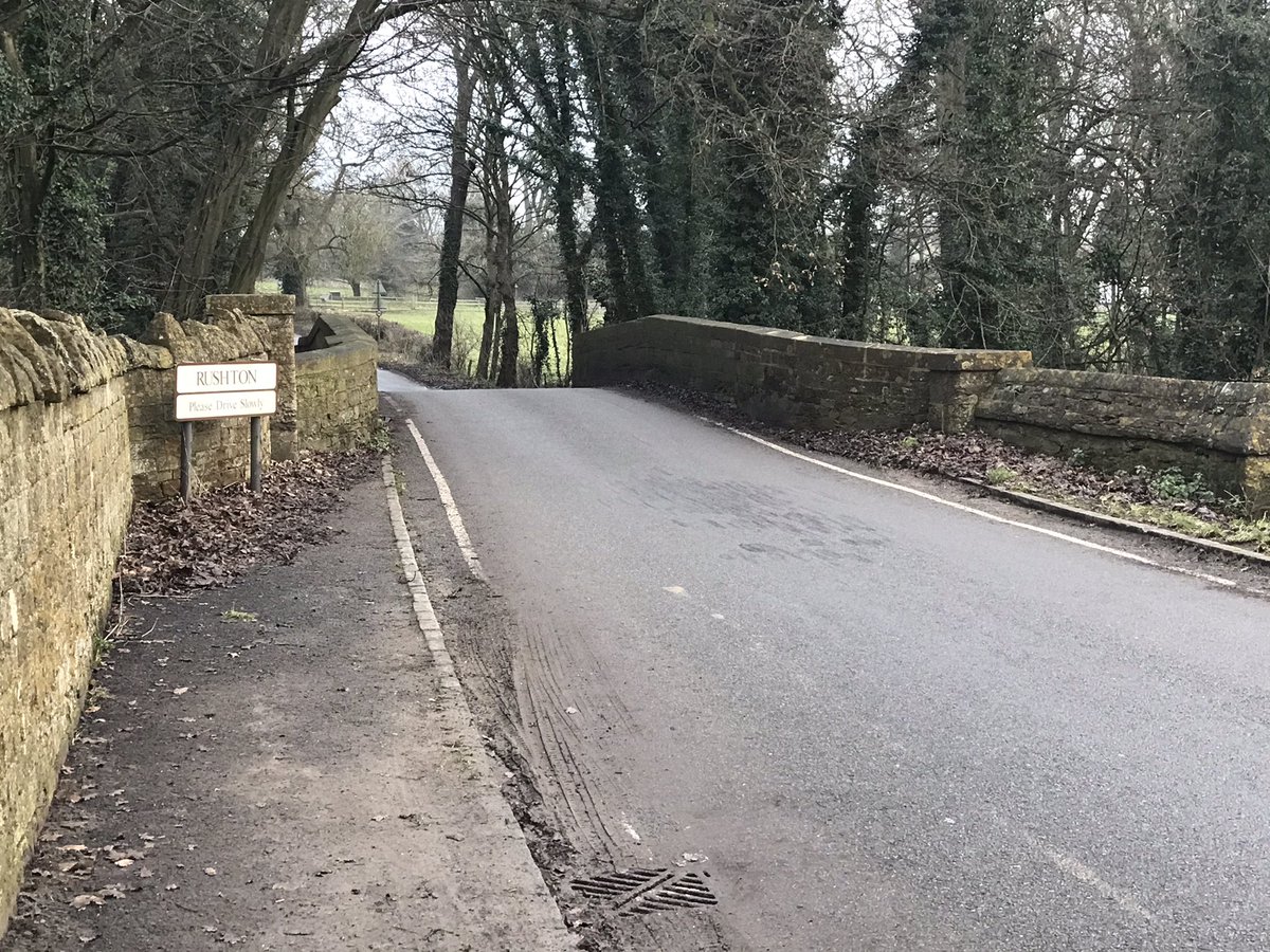 anfieldbhoy's tweet photo. @REDJanuaryUK 2021 Day 8. Today’s walk took me from Rushton to Desborough past #TriangularLodge with its #HolyTrinity symbolism. A nod to local business #BootandShoe Then on to Rothwell #Bones and back. #Northamptonshire Another 7 miles clocked up. #Wellbeing #Lockdown3 https://t.co/imEZJAyrfP
