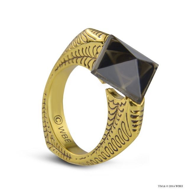 Horcrux ring harry potter. Гарри Поттер кольцо Марволо. Крестраж кольцо Марволо. Гарри Поттер кольцо крестраж. Кольцо Марволо Мракса.