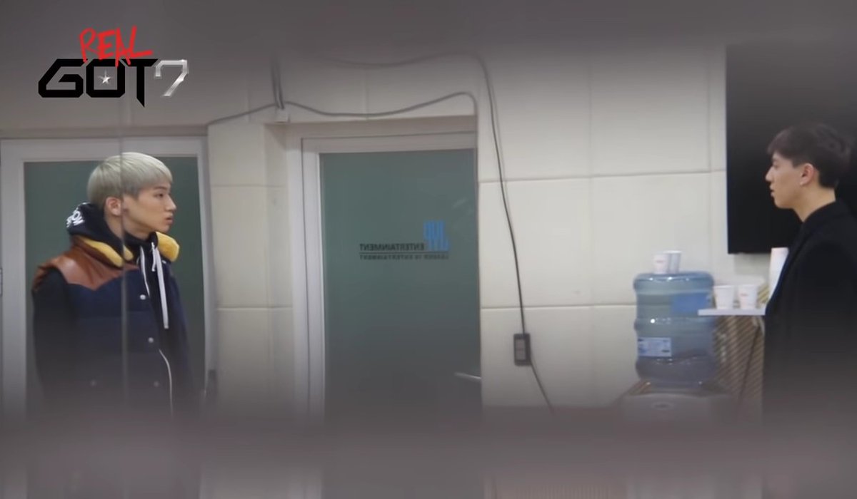wdymgotseven's tweet photo. don't trust an ahgase who doesn't know what happend here

#GOT7in2014 https://t.co/El35MFZ3QC