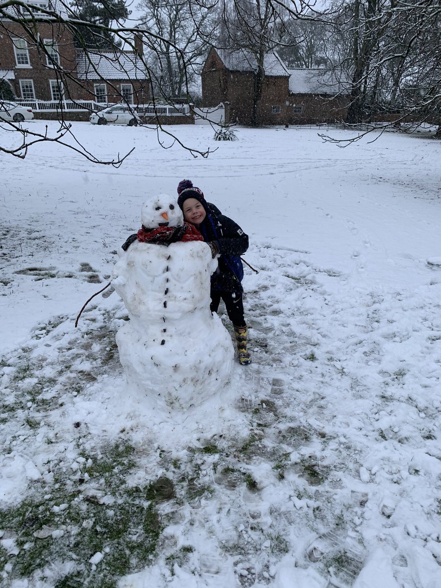 Split digraphs, number bonds, phonics, PSHE, division, multiplication, snowman making and my BUZZ work. What more can I get done on a Friday 🤗 feeling like super mum 🙏🏼