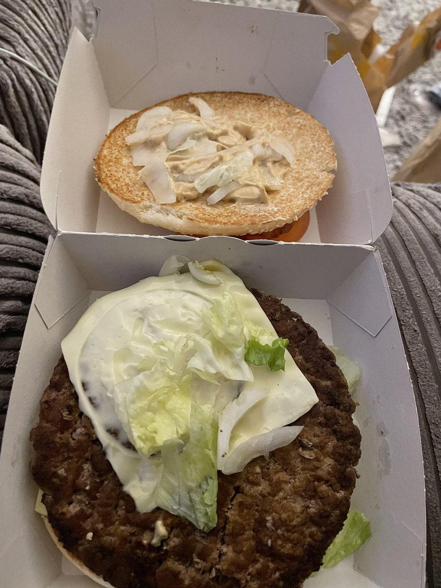 Joeldunne19's tweet photo. @McDonalds some effort been put into my burger today at at Andrew’s quey hull 👍 https://t.co/T9V7A6vYD9