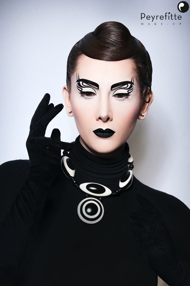 PeyrefitteMakup's tweet photo. Artiste Maquilleur Coiffeur Professionnel ✨
✅ Titre enregistré au RNCP 

More infos 👉 https://t.co/wZU4pVYJ63

#formationmaquillage #makeupschool https://t.co/DYOVDUBCDn