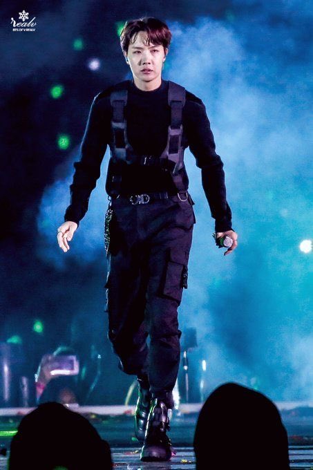 Jung Hoseok literally insane every time when his part come up this is so perfection fr