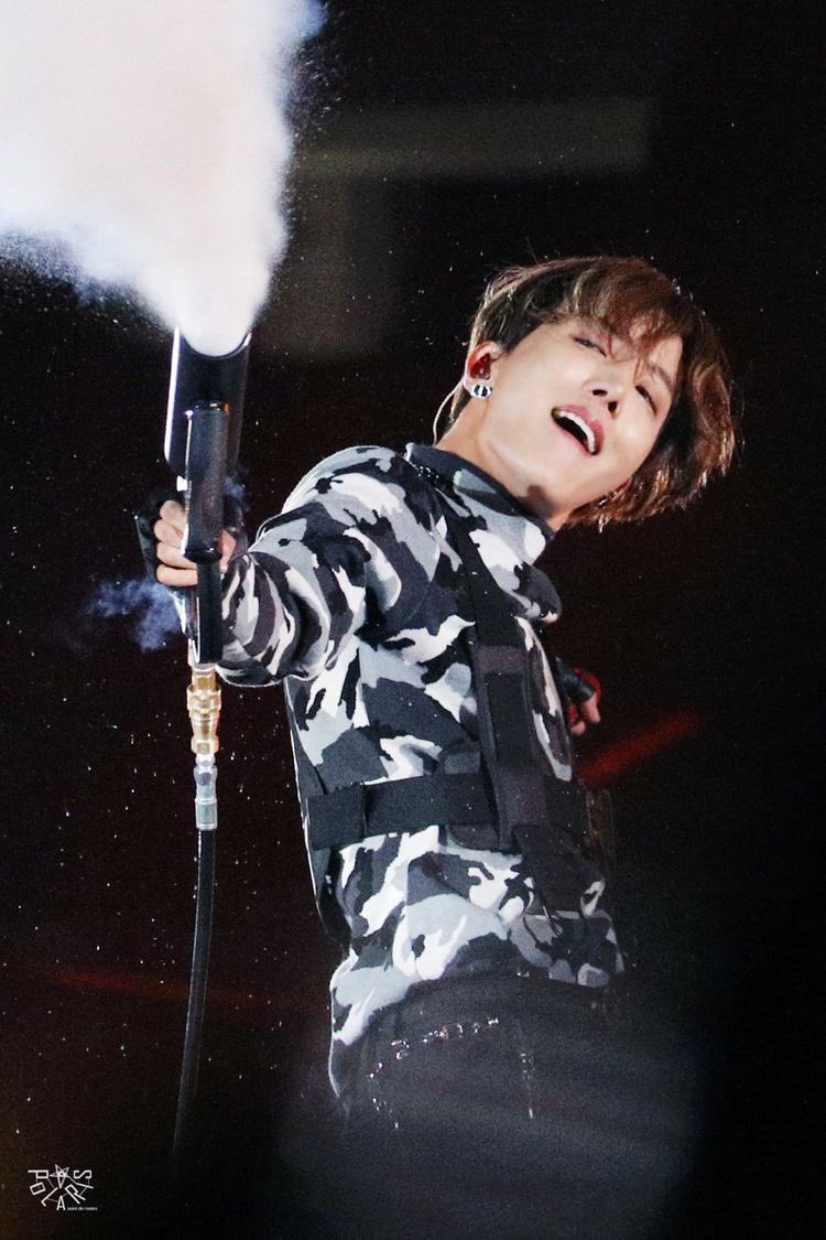 Jung Hoseok literally insane every time when his part come up this is so perfection fr