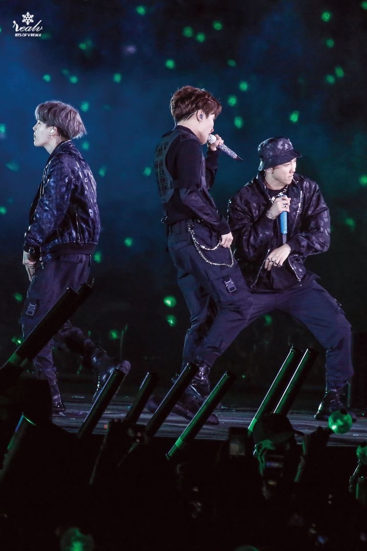 Jung Hoseok literally insane every time when his part come up this is so perfection fr