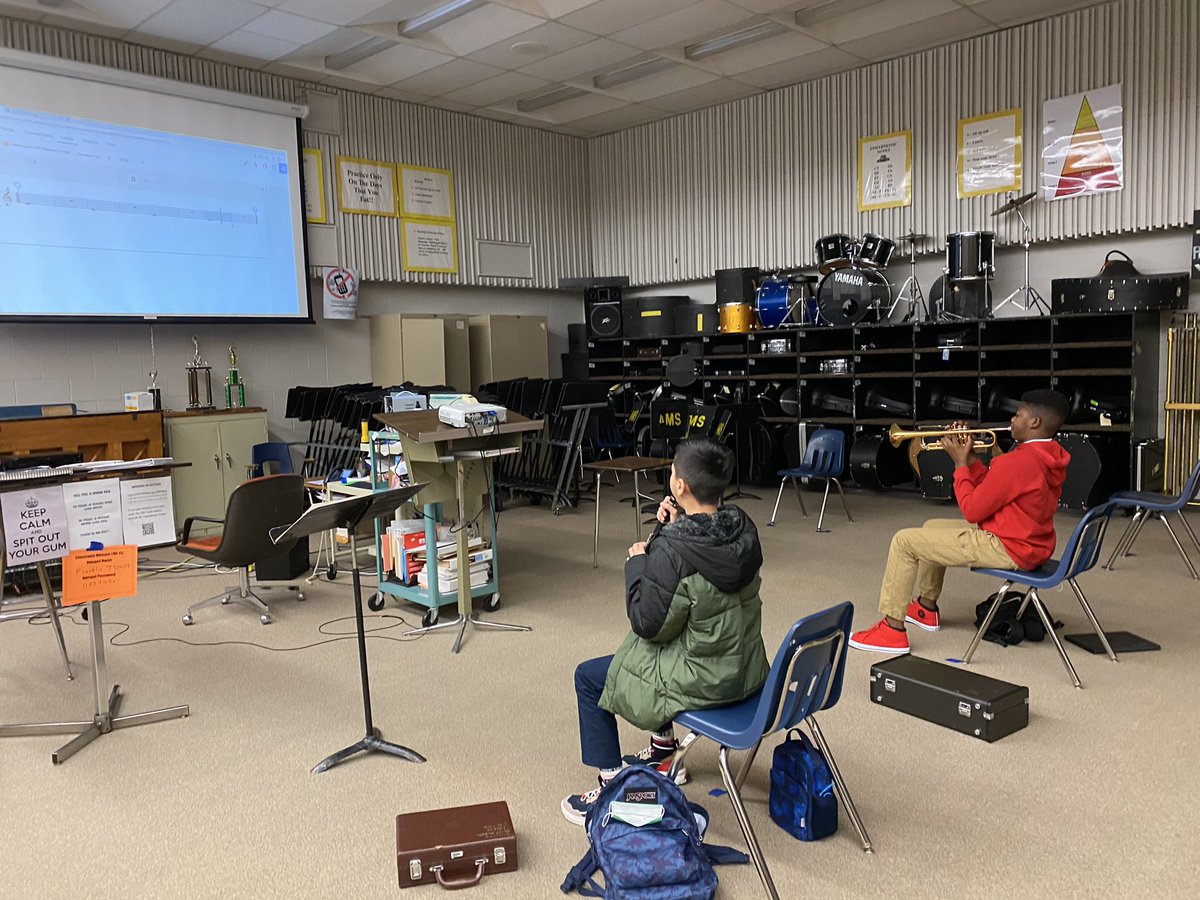 AliefMS_Band's tweet photo. 1st Period Beginning Band learning with SmartMusic!@AliefISD @alief_middle @MMrbracy @AliefISD @aliefFineArts https://t.co/HBpqyHPkPx