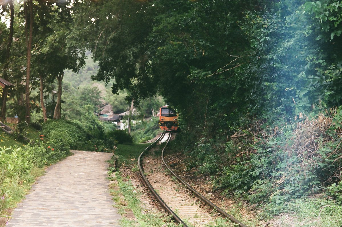 CJPJNxxx's tweet photo. ฉึกฉัก ๆ
📷 : Canon FX
🎞️: Pro image100
📍 : สะพานมรณะ : สถานีรถไฟถ้ำกระแซ
#cjfilm https://t.co/89XEnSR9mc
