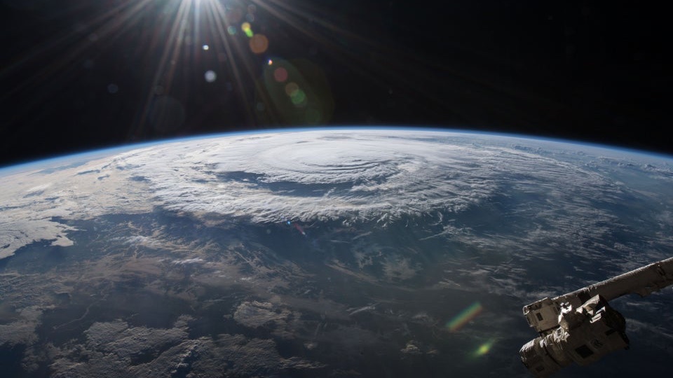 viewsfrance's tweet photo. Des images de l'ouragan Florence depuis l'International Space Station🌪️ https://t.co/9zlpReklNY