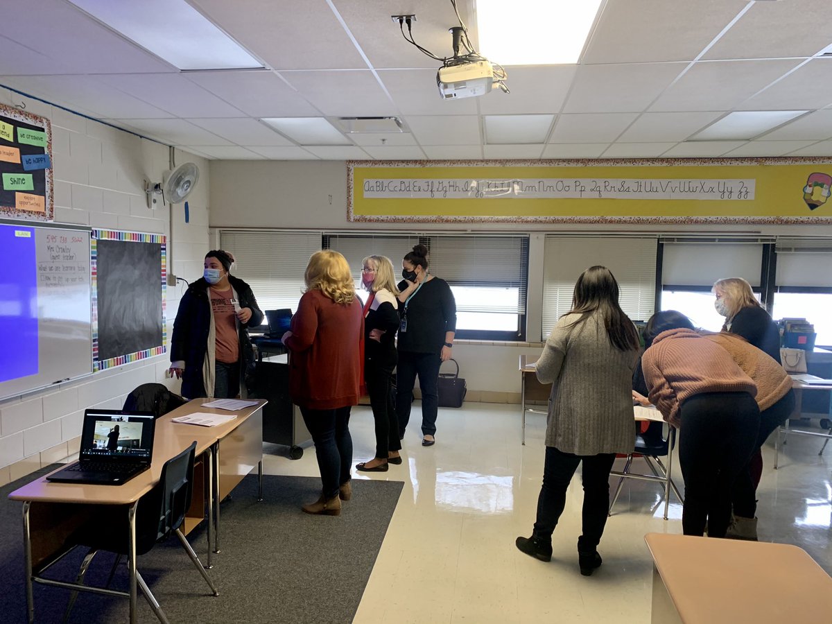 wagnersusie123's tweet photo. Spending time with our LZ95 remote/hybrid classroom supervisors this morning training them on classroom tech, classroom management strategies, and safety protocols! #thankfulforoursubstitutes @danawhite @BcrowleyD95 @amccarthy1020 @astallion2 @GalltKelley https://t.co/GMOX0Z4HrL