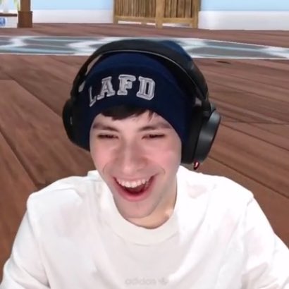 “who’s your daddy” streaming now ; GeorgeNotFoundtuesday, january 7. [screenshots i took and i don’t wanna lose but i need the storage because i’m not rich tf]